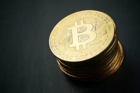 Ide li Bitcoin na 12.000 dolara?